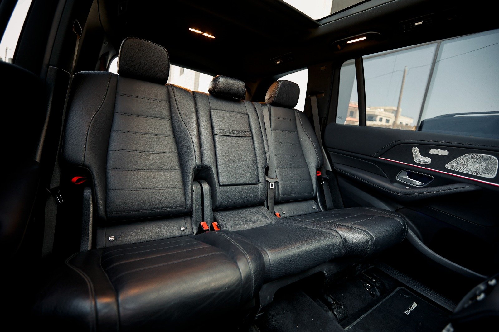 
								Mercedes GLS 350 d 4MATIC AMG full									